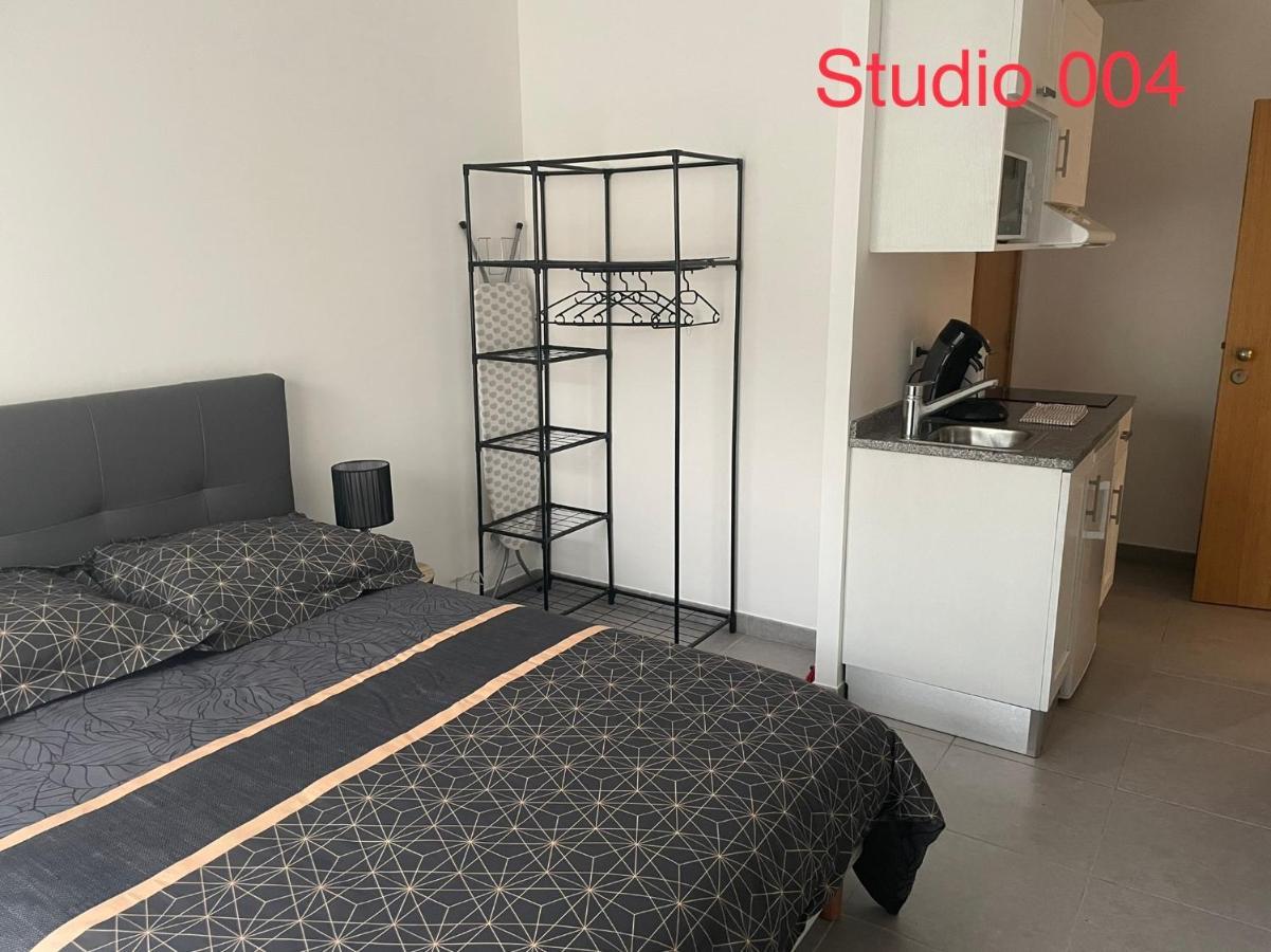 Studio A 300 M De La Gare De Мант-ла-Жолі Екстер'єр фото