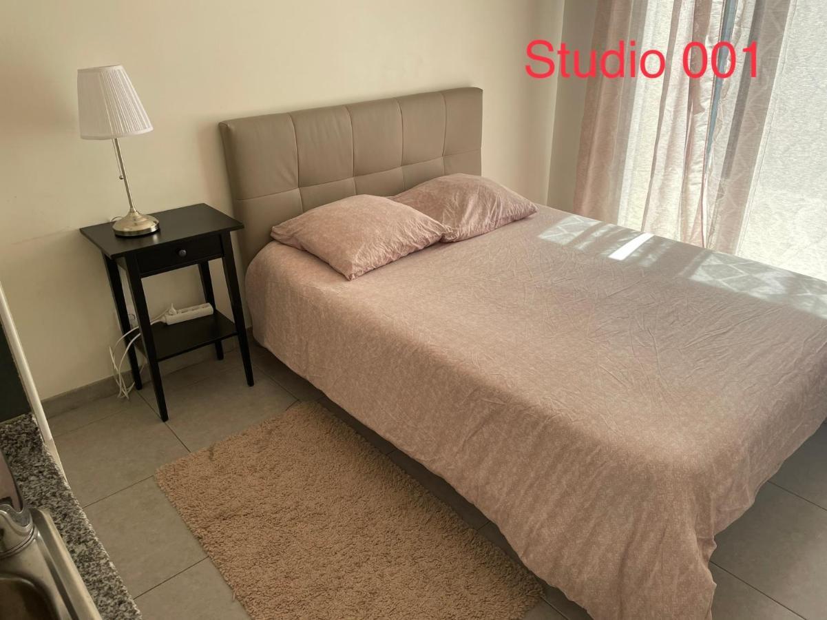Studio A 300 M De La Gare De Мант-ла-Жолі Екстер'єр фото